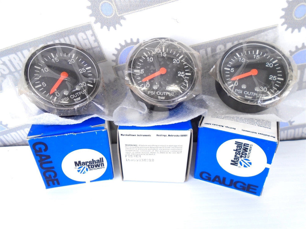 MARSHALLTOWN GAUGES - lot of 3 - 30 psi - FISHER 16A6983X012 - ¼" NPT Rear (NEW)
