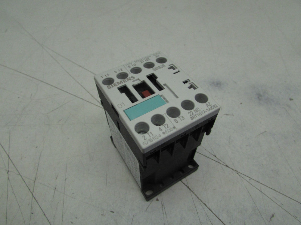 SIEMENS SIRIUS CONTACTOR 3RT1017-1AK62 110/120V-COIL 50/60HZ XLNT MAKE OFFER!!