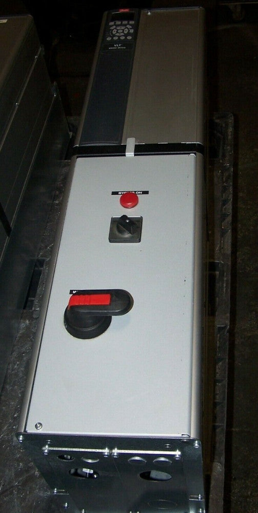DANFOSS VLT 30 HP HVAC VFD DRIVE 3 PHASE 480 VAC 131L0227  177U9622 