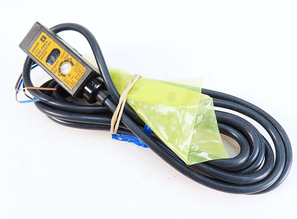 Omron E3S-2DE4 E3S2DE4 Photoelectric Switch ***USA Seller- Fast Shipping*** NEW