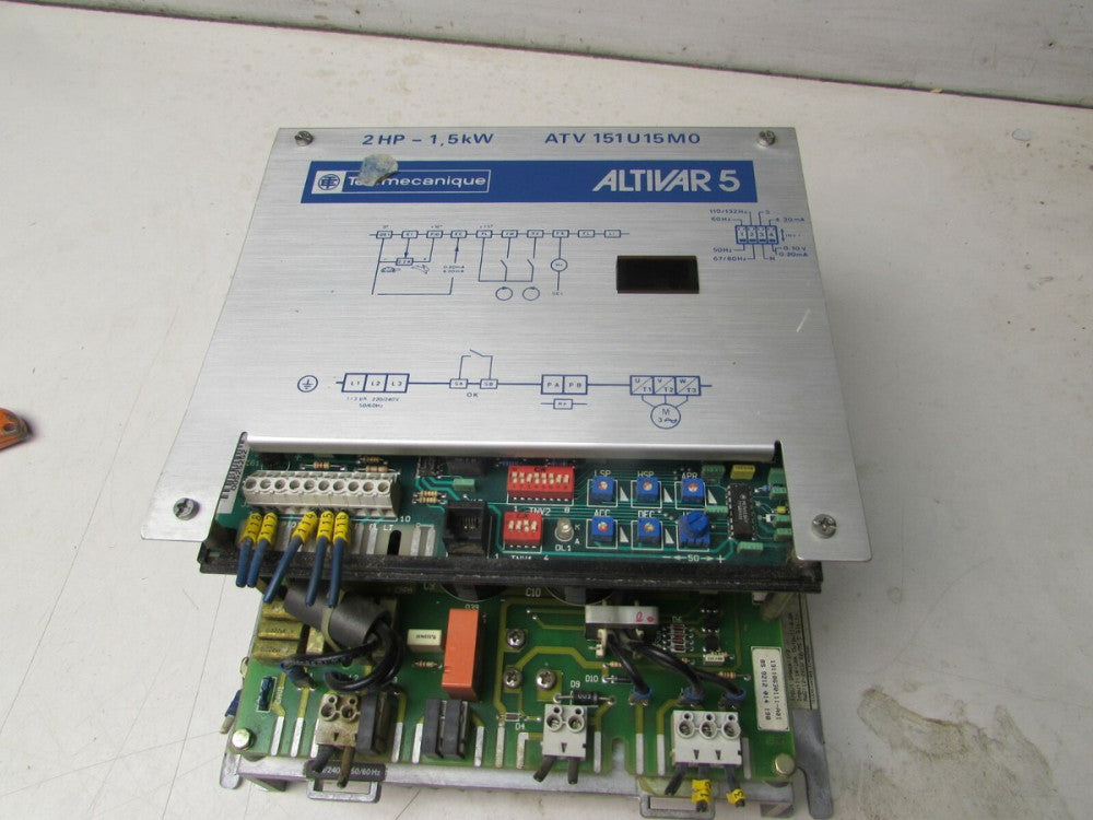 TELEMECANIQUE ALTIVAR 5 ATV151U15M0 VARIABLE FREQUENCY DRIVE 2HP NICE USED M/O!!