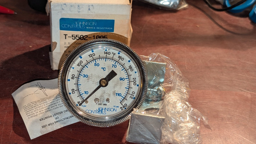 (1) Johnson Controls T-5502-1005 2 1/2" 40°F-240°F Temp Indicator Gauge NIB