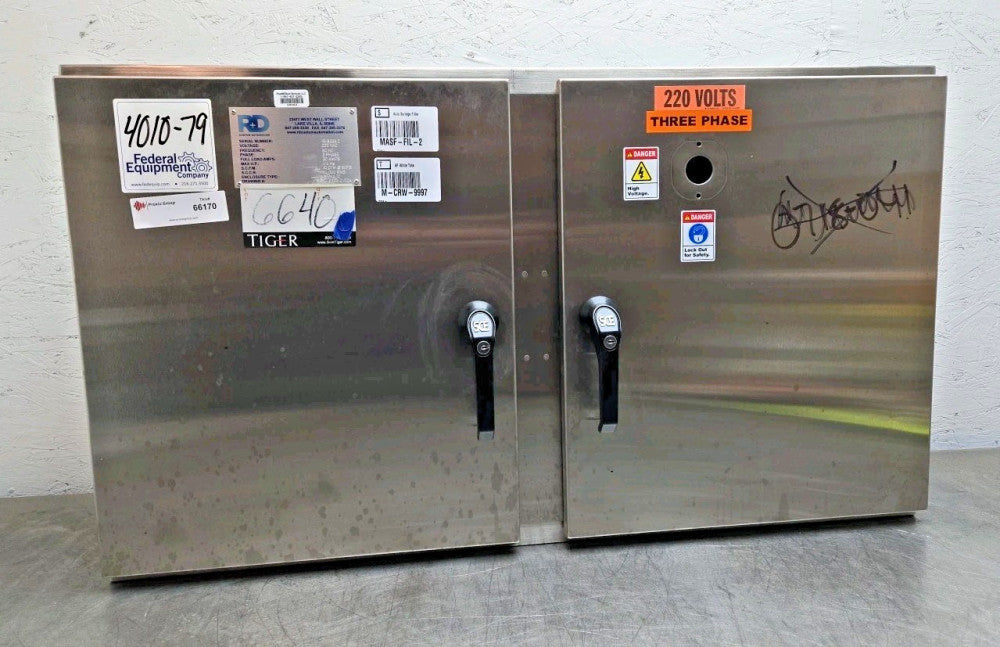 Saginaw SCE-24EL4210SSWFLP 24" x 42" x 10" Stainless Steel Enclosure Wall Mount