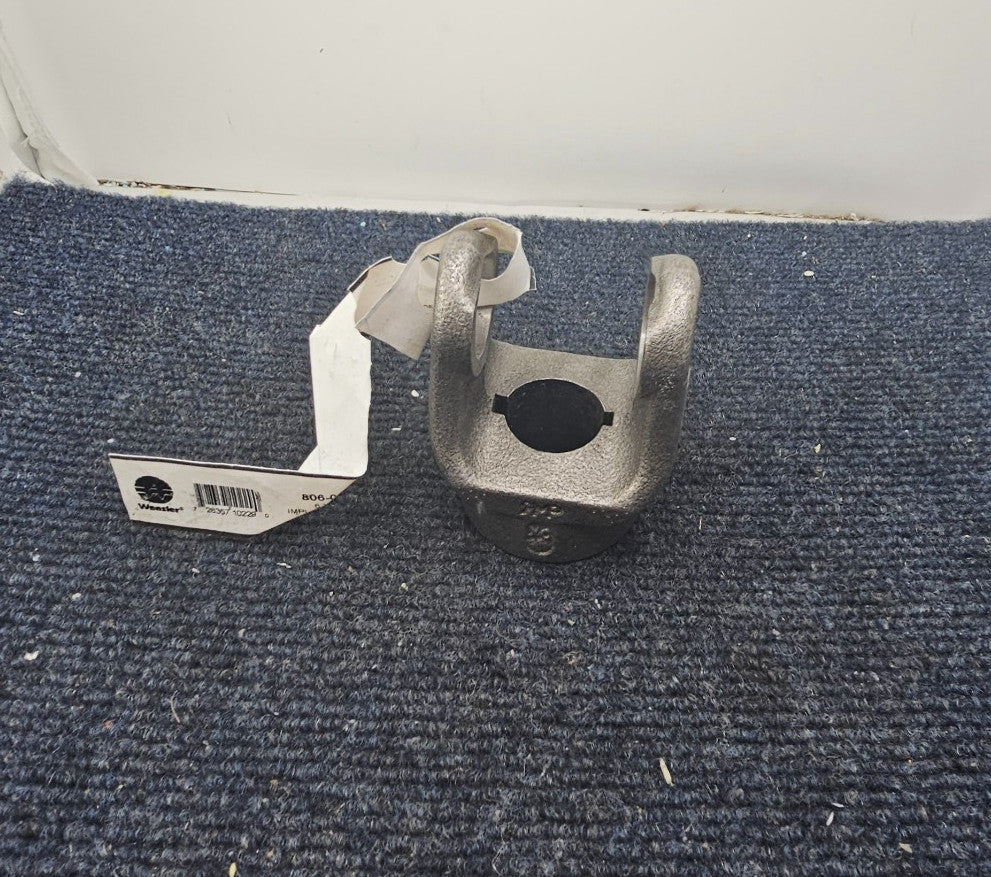 Weasler 806-0616 1" Round Bore 3/16" & 1/4" Keyway & Screw Implant Yoke 6N