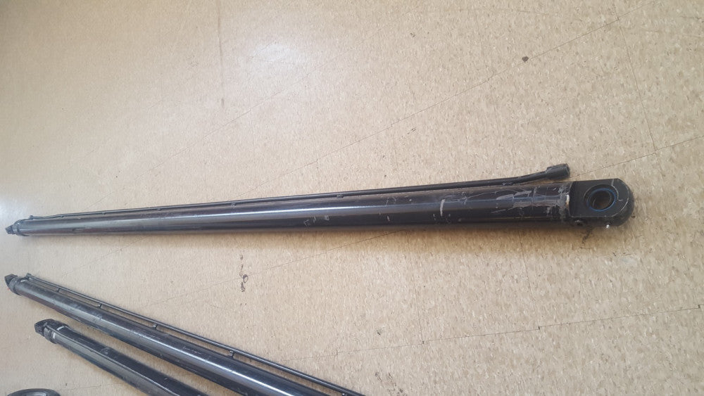 GENUINE Kalmar LMV CYLINDER 20-40 N5861130      LENGTH 143"