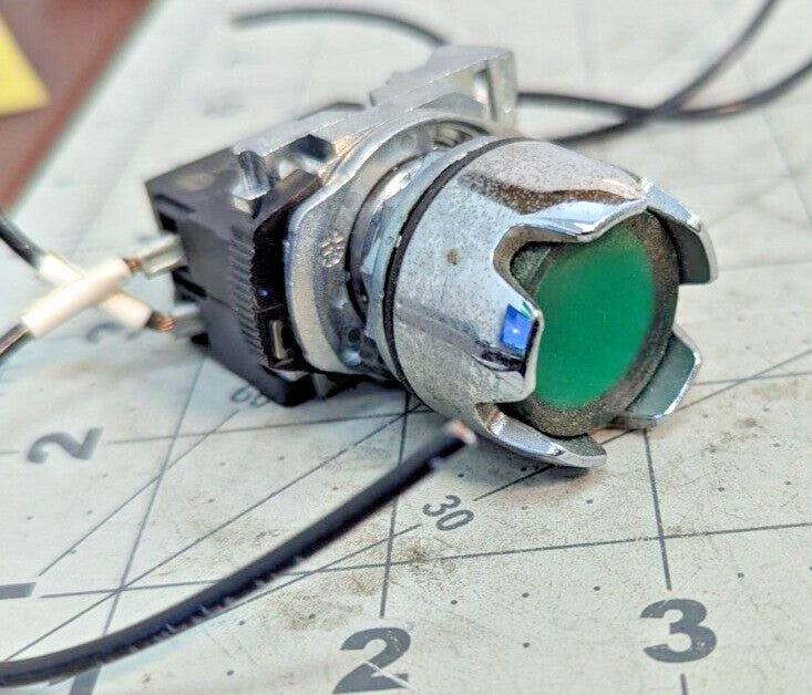 Allen Bradley Green Illuminated LED Push Button 800F-N3G 800F / 800F-X10 [OF15]