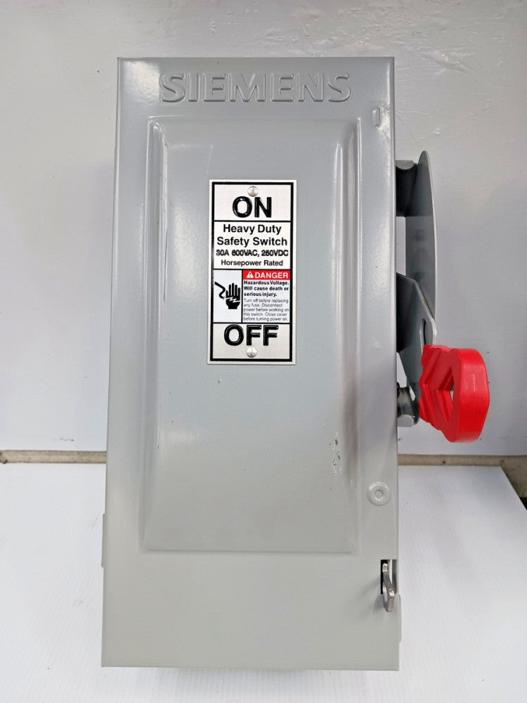 New Siemens 30 Amp Fusible Heavy Duty Safety Switch 3P 600 VAC / 250 VDC HF361