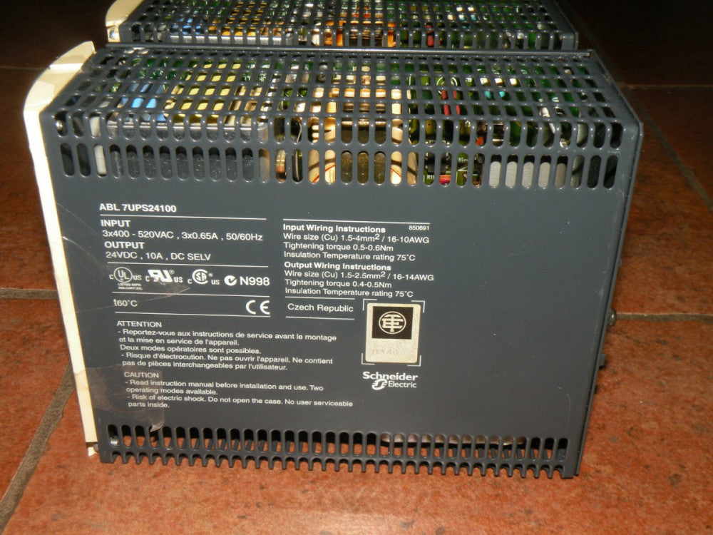 (1) Schneider 7UPS24100 OUTPUT-24VDC 10A INPUT-3x400-520VAC Power Supply READ