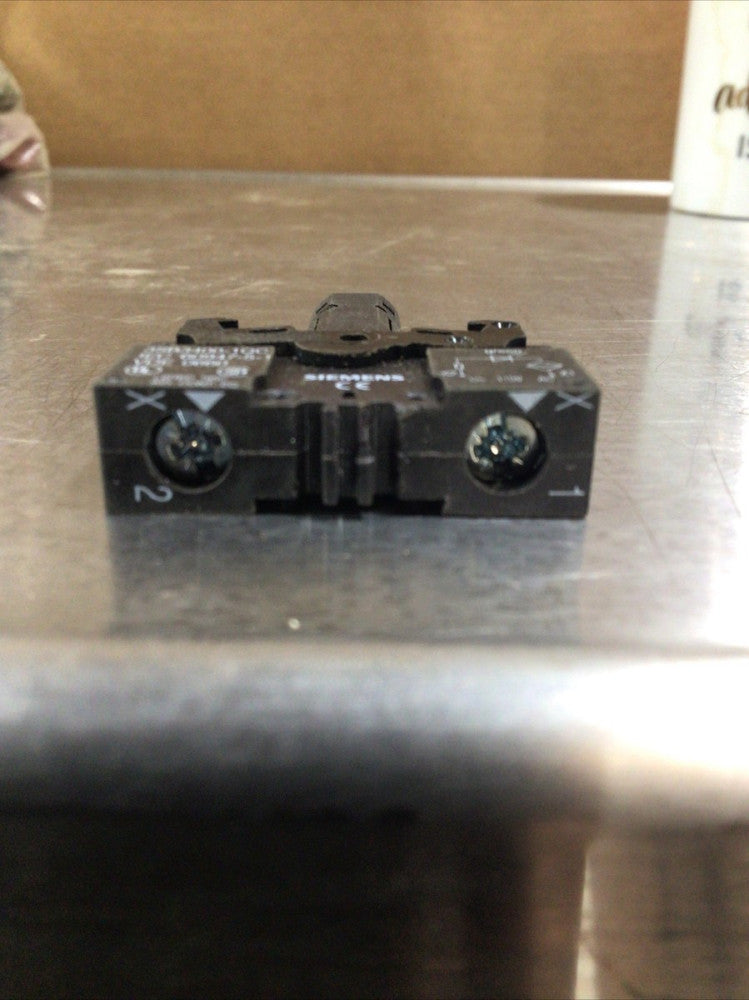 SIEMENS 3SB3400-1QC / IEC 60947-5-2