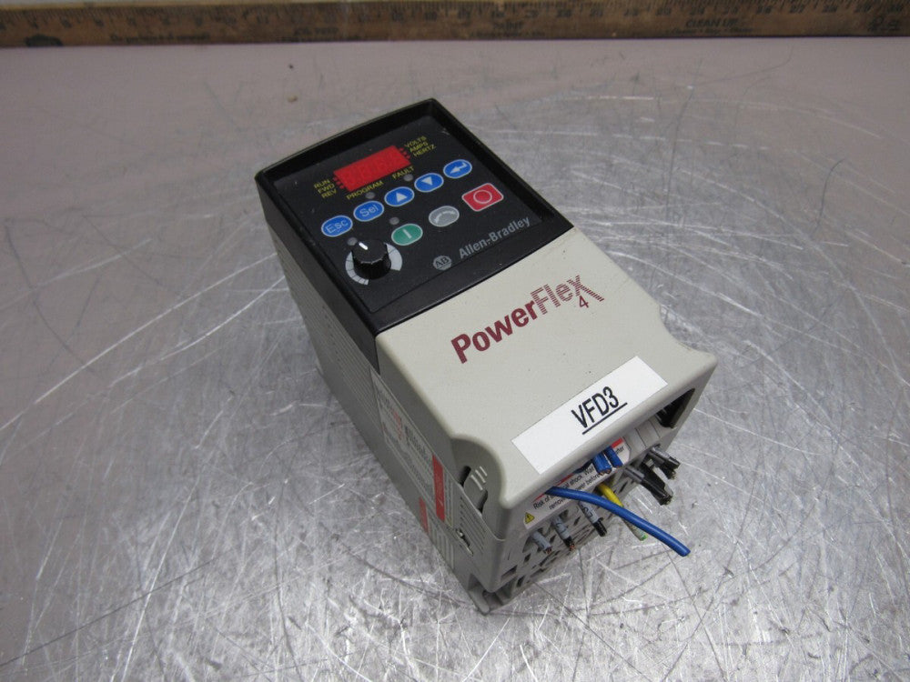 ALLEN BRADLEY POWERFLEX-4 AC DRIVE 22A-D1P4N104 SER-A 0.5HP 480V NICE TAKEOUT
