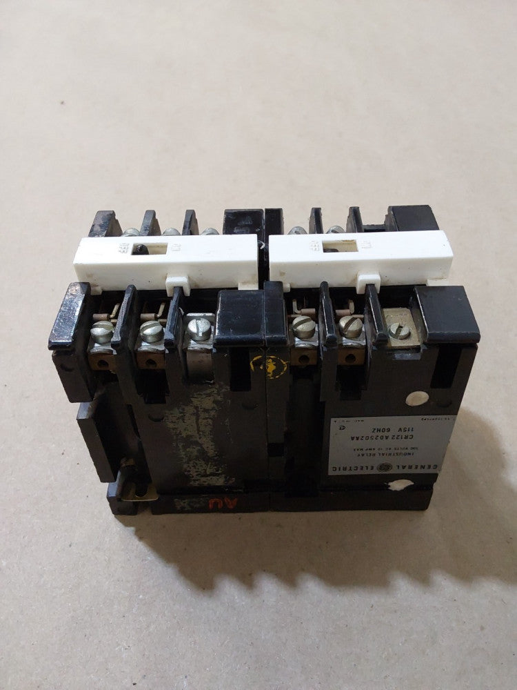 GE CR122A02502AA INDUSTRIAL RELAY 10A SER. A NOS