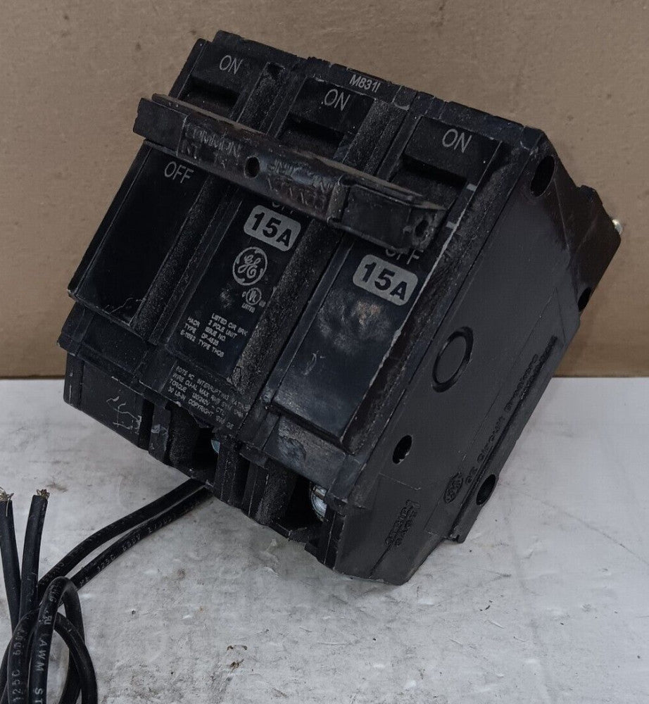 GE THQB22015ST1 15 AMP BOLT-ON CIRCUIT BREAKER W/ SHUNT TRIP 2 POLE 120/240 VAC