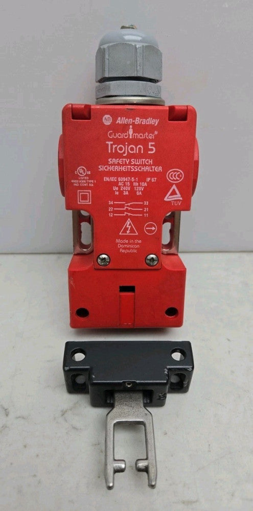 Allen Bradley 440K-T11467 Interlock Safety Switch Guardmaster Trojan 5