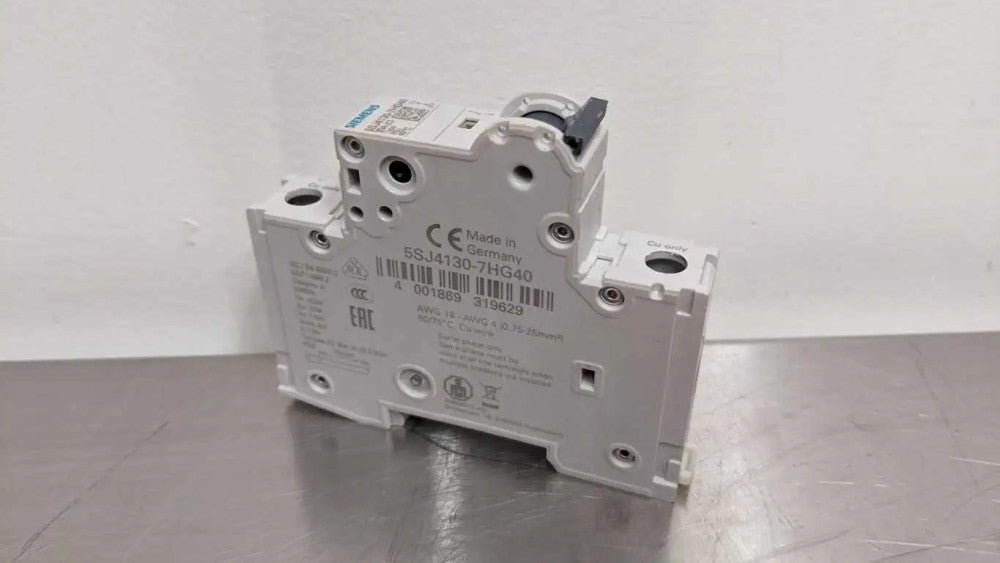 Siemens 5SJ4130-7HG40 Miniature Circuit Breaker 30A AWG18 - AWG4