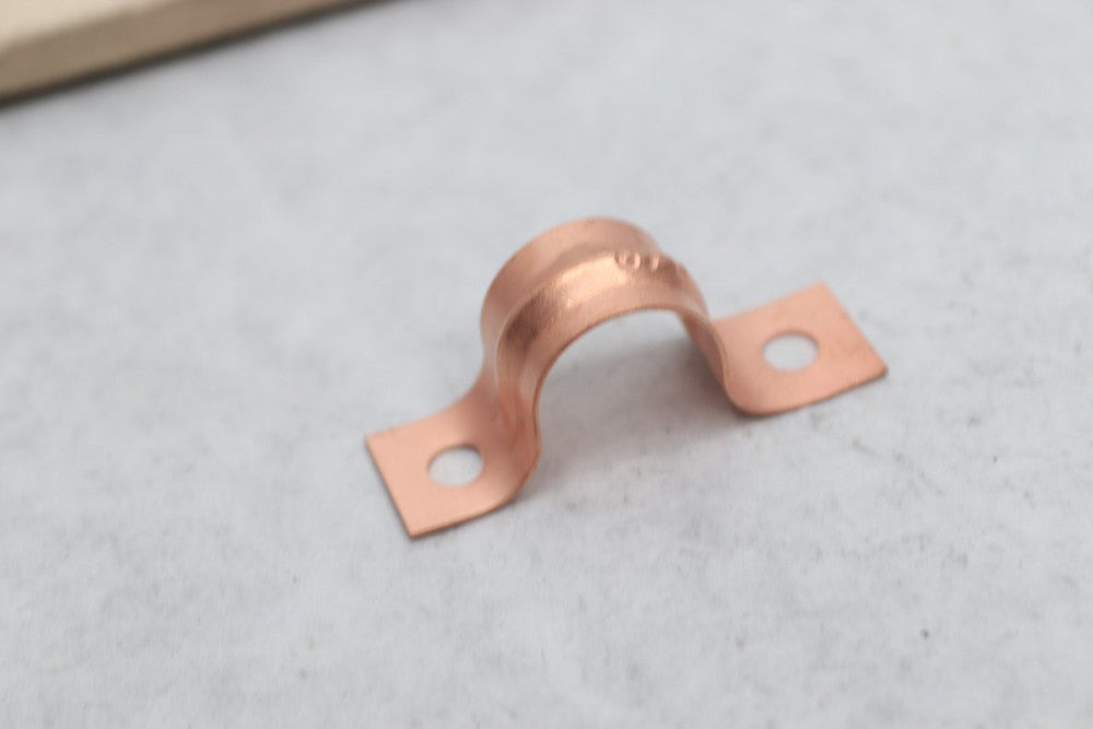 Jones Stephens Pipe Strap 2 Hole Copper Coated 1/2" H15050