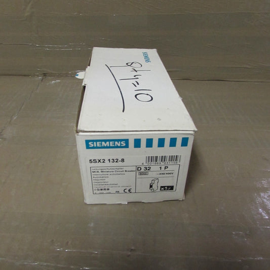 12QTY SIEMENS 5SX2 325-8, 25A MINIATURE CIRCUIT BREAKER, 400V/3P, NIB! MKE OFFR!