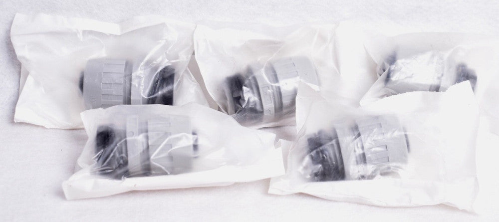 5 Count Hubbell 1/2" Liquid-Tight Gray Threaded Adapters P050NGYA Factory Sealed