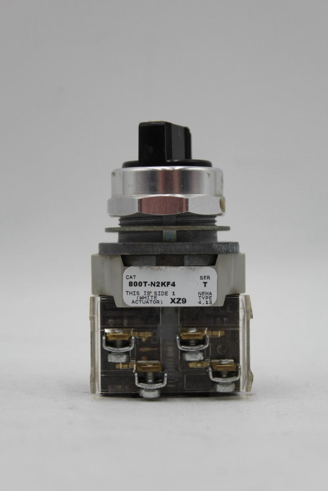 Allen-Bradley 800T-N2KF4 Selector Switch