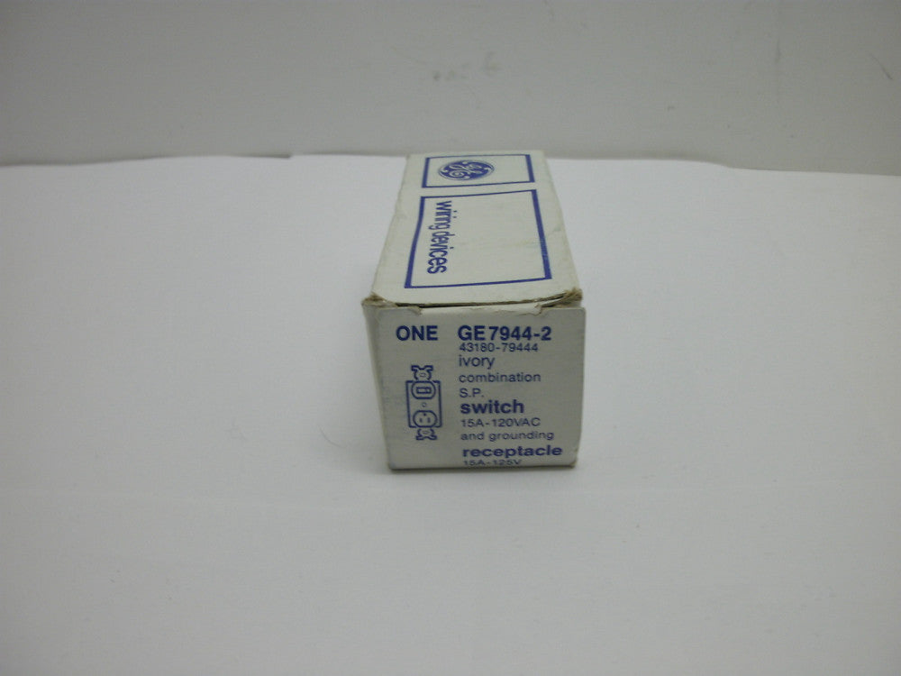 GENERAL ELECTRIC GE7944-2 COMBINATION S.P. SWITCH & RECEPTACLE 15 AMP NEW IN BOX
