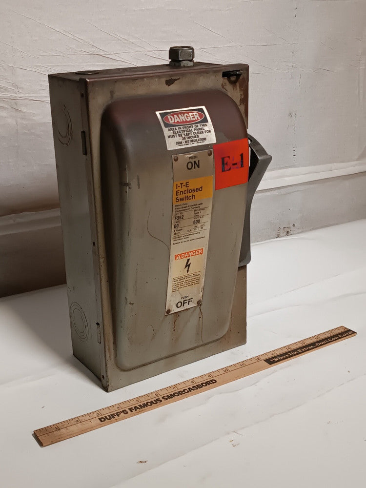 ITE F352 Enclosed Switch w/ Heavy Duty Vacu-Break 60 A, 600V AC, 3 Phase, Type 1