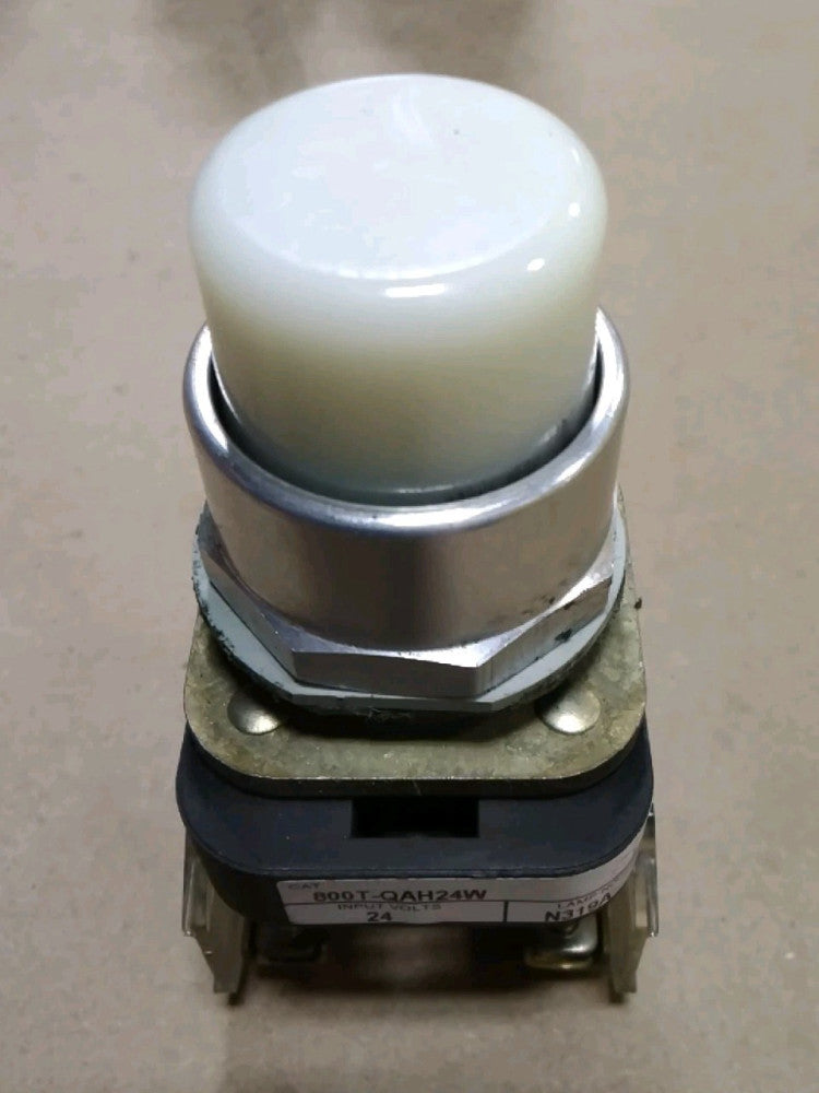 ALLEN BRADLEY WHITE PUSH BUTTON 800T-QAH24W SER T 24VAC/DC. Lot Of 3 B67