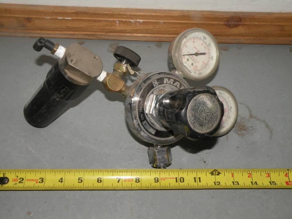 Matheson 8L-350 3000PSI Regulator w 450B Gas Purifier