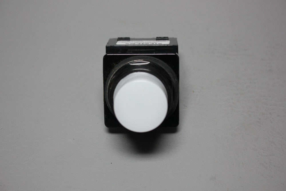 SIEMENS WHITE ILLUMINATED PILOT BUTTON 52BL4LB W/52AAILB