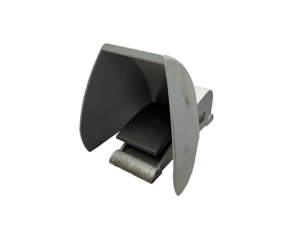 Schmersal TFH 232-11 Industrial Safety Foot Switch Pedal with Shield