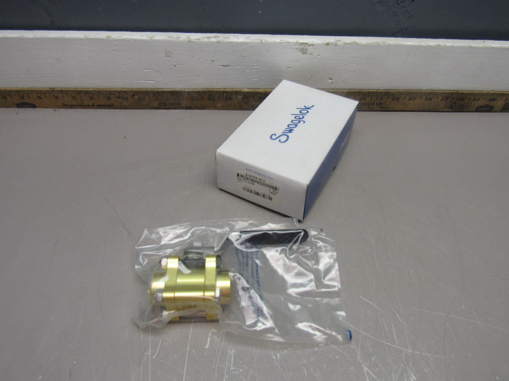 SWAGELOK B-63TF8-SC11 CLEANED BRASS 3-PIECE 60-SERIES 1/2" BALL VALVE NEW IN BOX
