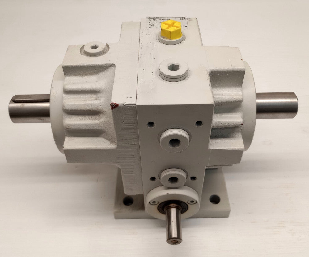 Vogel UE 2 539515 Gear Box Speed Reducer 306507 25mm & 14mm Keyed Shafts