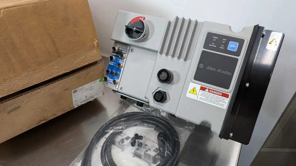 Allen-Bradley 284E-FVD2P3Z-10-RRN-DB1-SBW Drive and Base Ser C 24VDC ArmorStart