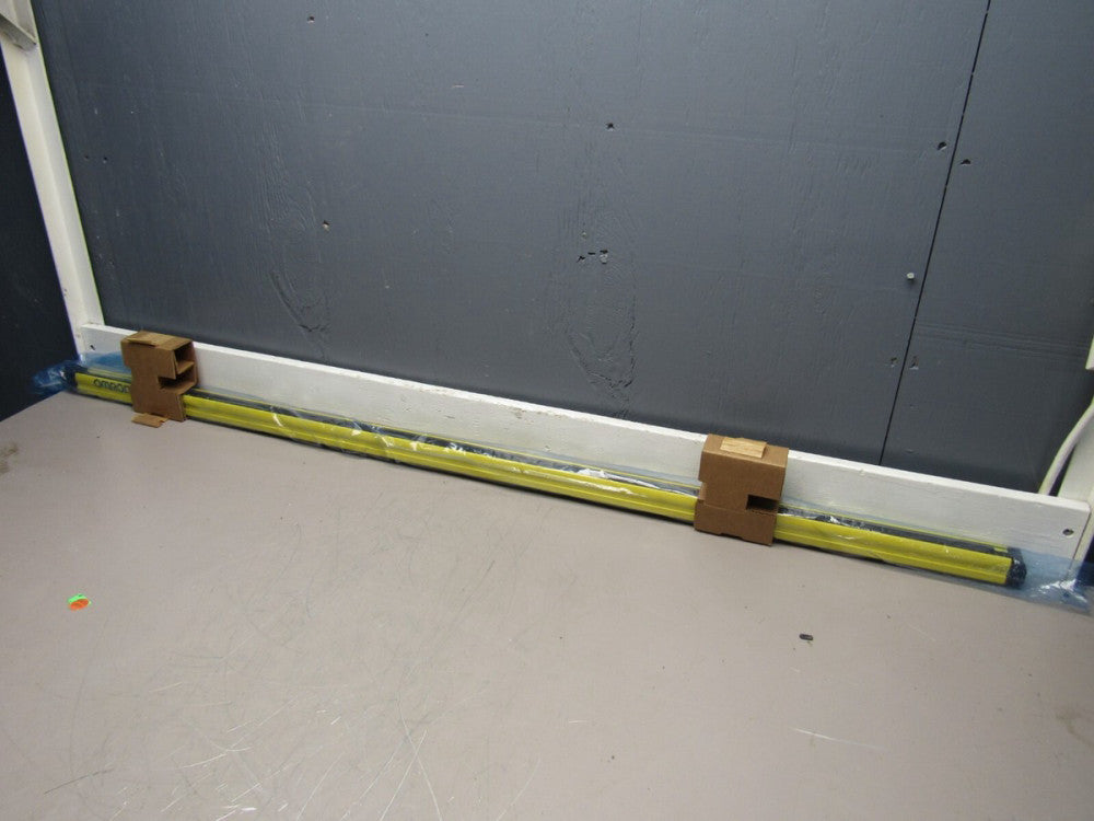 OMRON LIGHT CURTAIN EMITTER F3SG-4RA1470-30-L 1470MM NEW SURPLUS NOT IN THE BOX