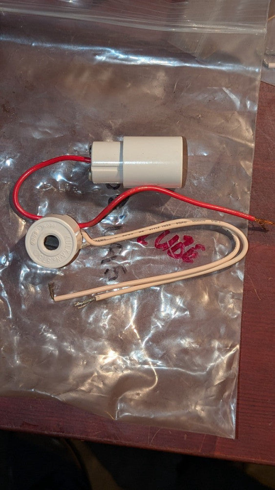 (1) Kulka 573 Fluoresent Lampholder NOS