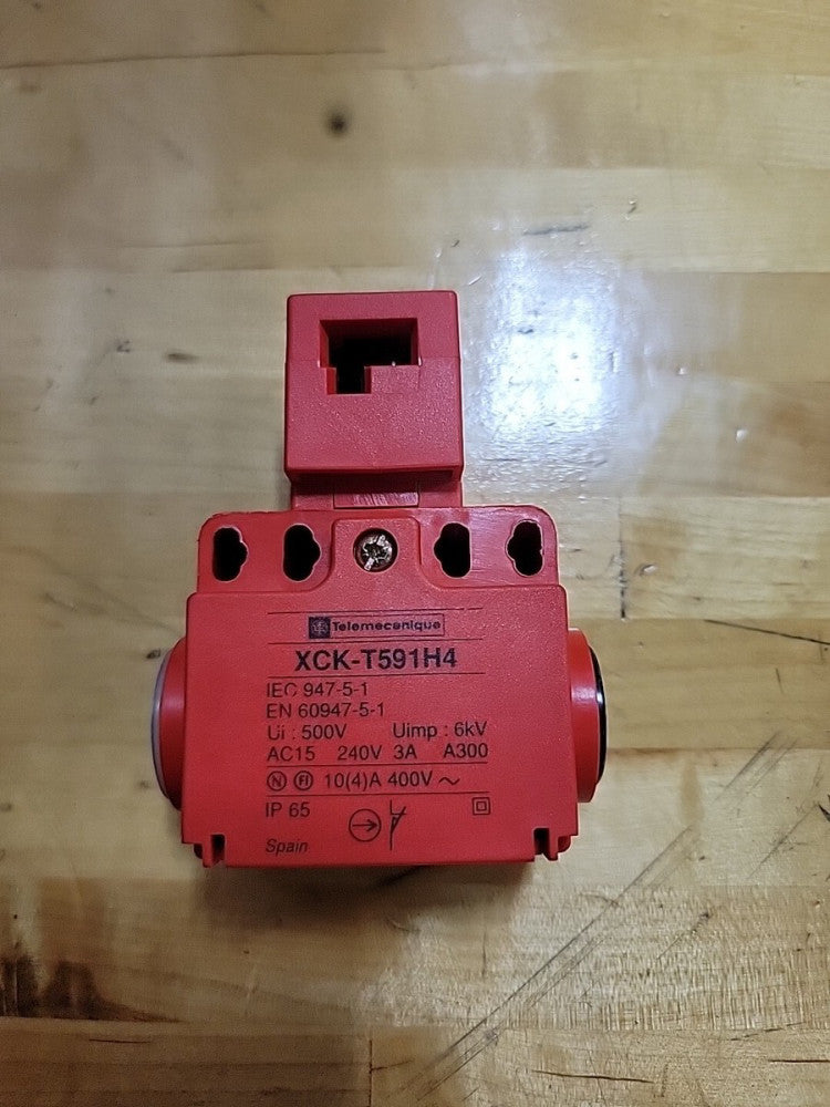 Telemecanique Limit Switch XCK T591H7 New Surplus