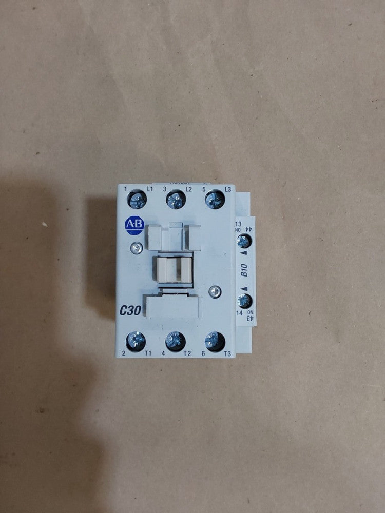Allen Bradley 100-C30*00 Ser A Contactor 600V AC Max