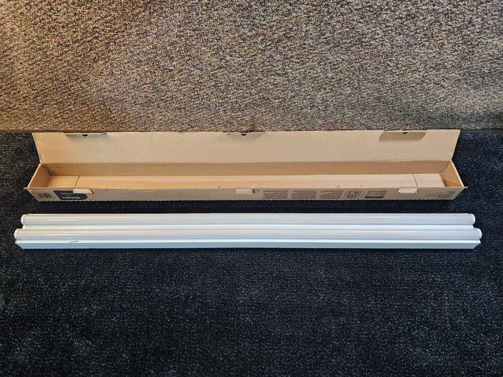 Metalux 4ST2L4040R 4' Linear LED Striplight, Dual Lens, 4200 Lumen, 4000K 39 W