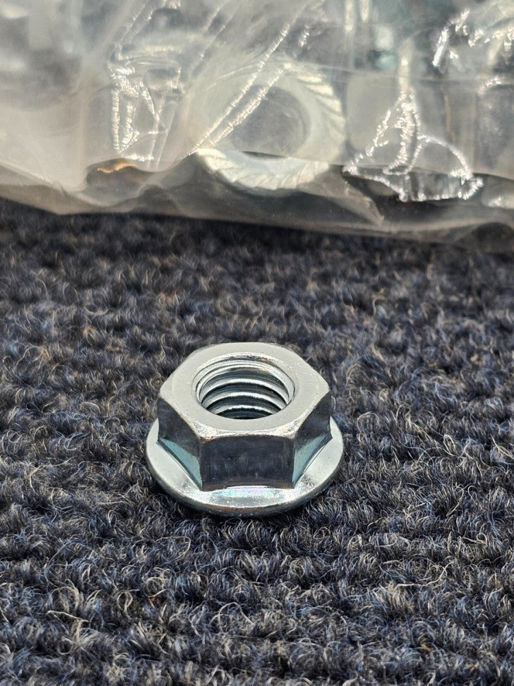 (100 PIECES) Earnest 3HDX4: 3/8" Hex Flange Serration Nuts