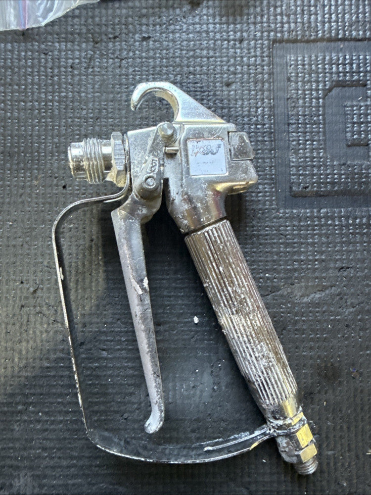 Titan LX80 II Airless Spray Gun 250 bar Max 3600 PSI USED