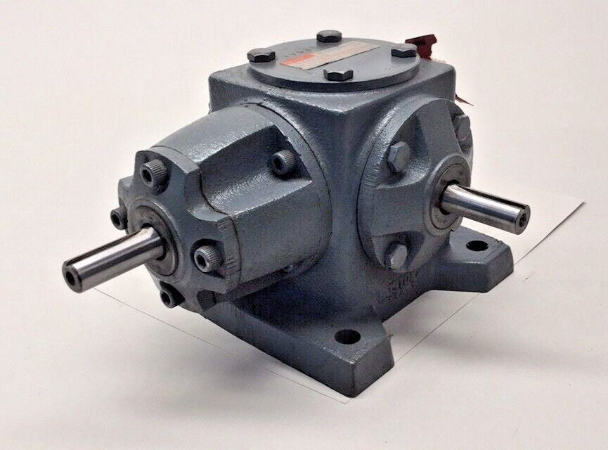 Boston Gear R131-CM1 Used Gear Box Ratio 1:1 Input 4.2hp Output 151Lb-in