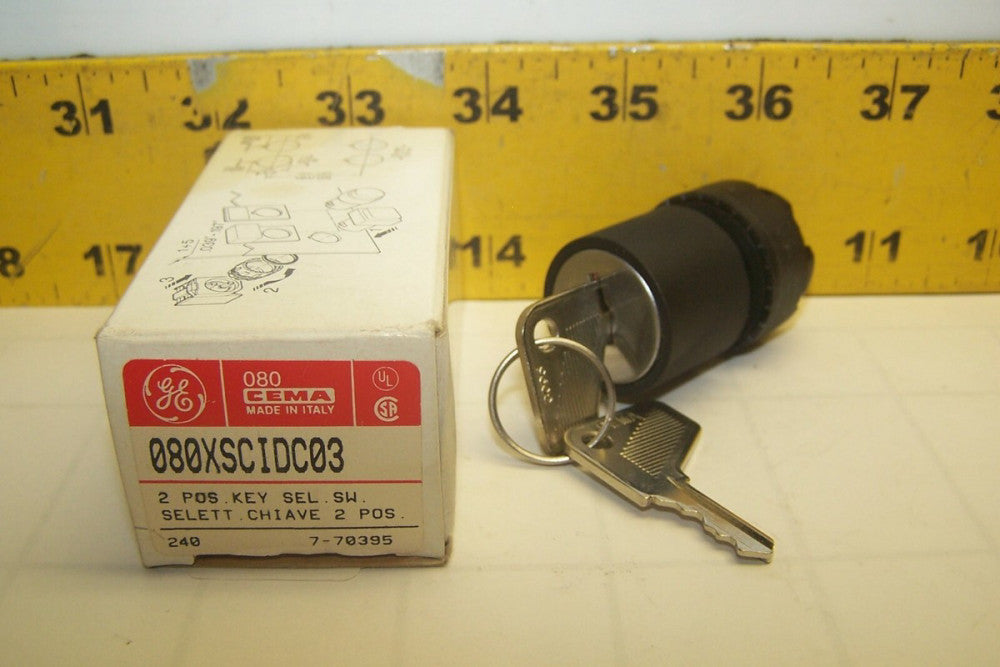 NEW GE KEYED SELECTOR SWITCH 2 POSITION SPRING RETURN  080XSCIDC03 