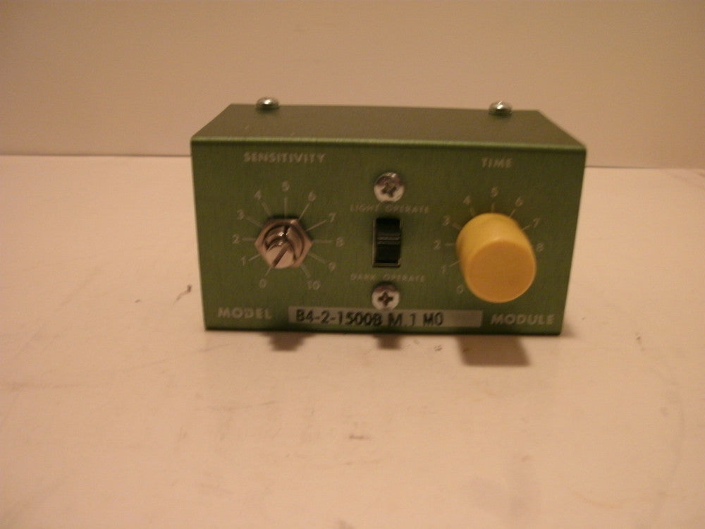 BANNER B4-2-1500B M.1 M0 PHOTOELECTRIC AMPLIFIER LOGIC MODULE 11-14 VOLTS A.C.