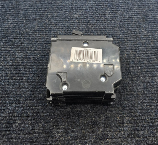 ( QTY 2 ) Square D HOM225: Circuit Breaker Plug-In 25 Amp 2 Pole 240 Vol