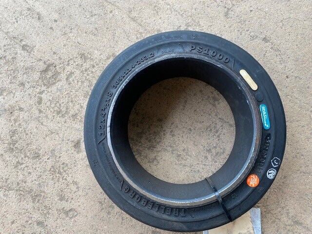 TRELLEBORG PS1000 Non-Marking Forklift Smooth Tire (12 x 4-1/2 x 8)