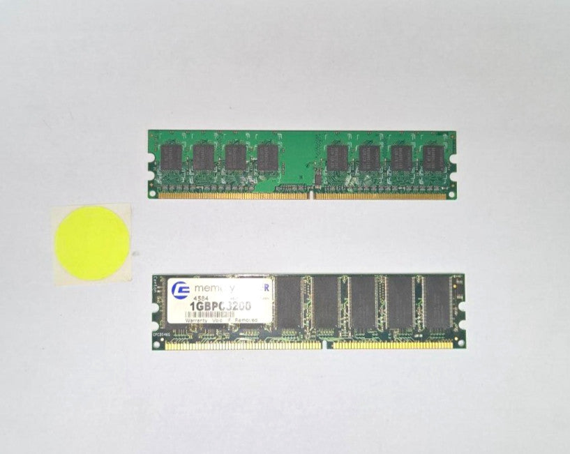 ASSORTMENT OF MEMORY RAM CIRCUIT BOARDS   1GB  LOT OF 2