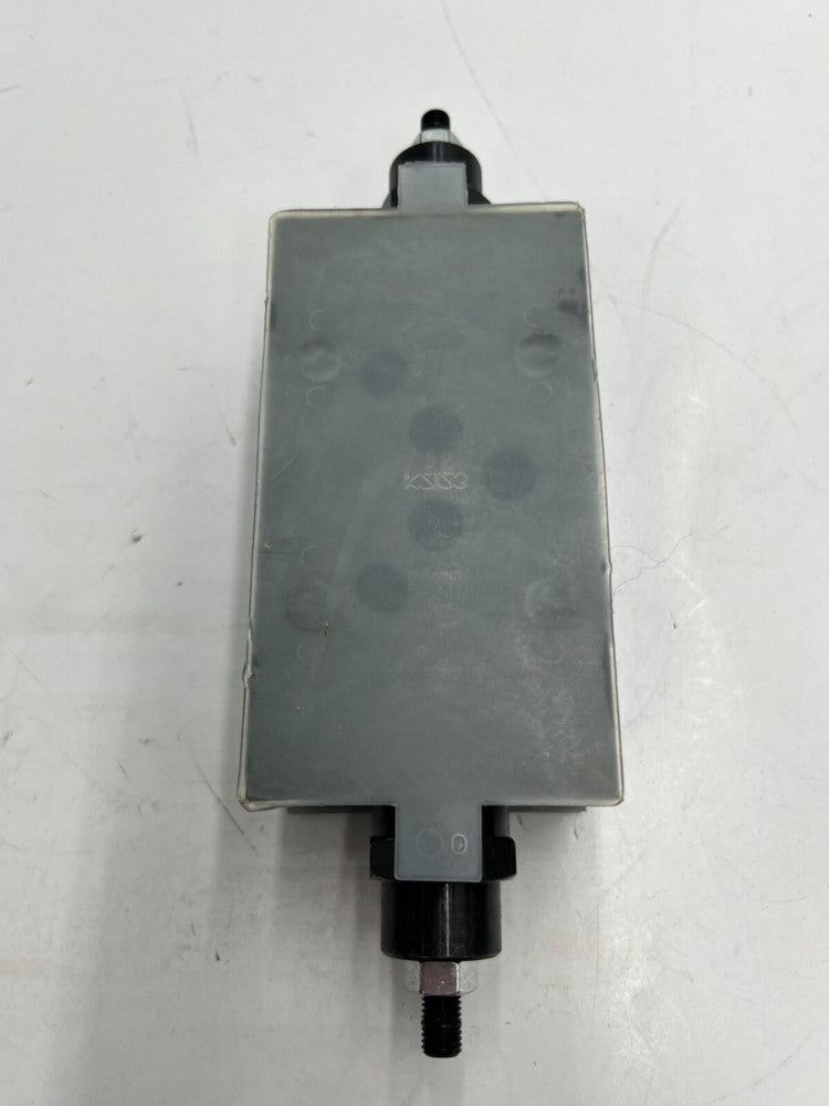 Danfoss Vickers Flow Control Stack Valve DGMFN-5-Y-A2W-B2W-30 315 Bar 4570 PSI