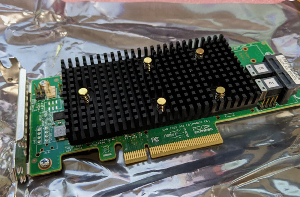 One Brand New LENOVO 530-8i Broadcom LSI SAS HBA 12Gbps