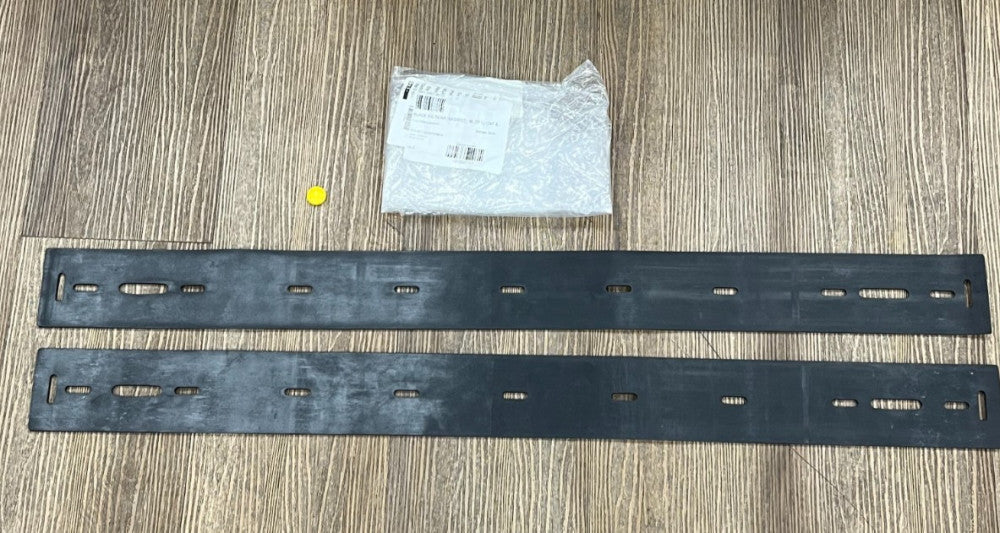 UNBRANDED 24T & 26T TASK PRO 24T FRONT NEOPRENE SQUEEGEE OAL36-1/2" LOT OF 2