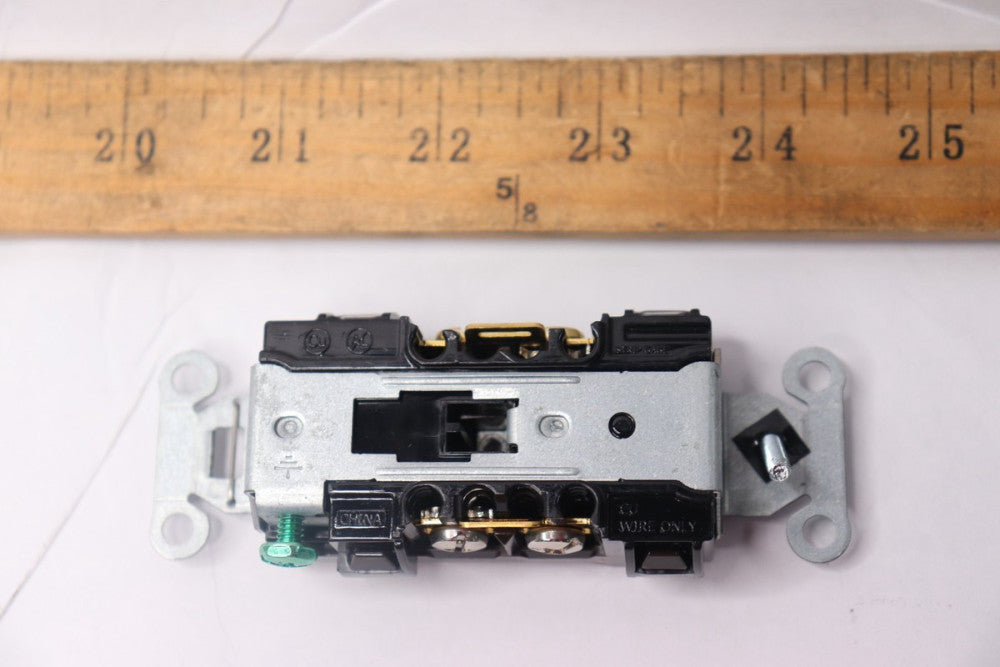 Hubbell Receptacle Duplex Brown 15A 5-15R 125V