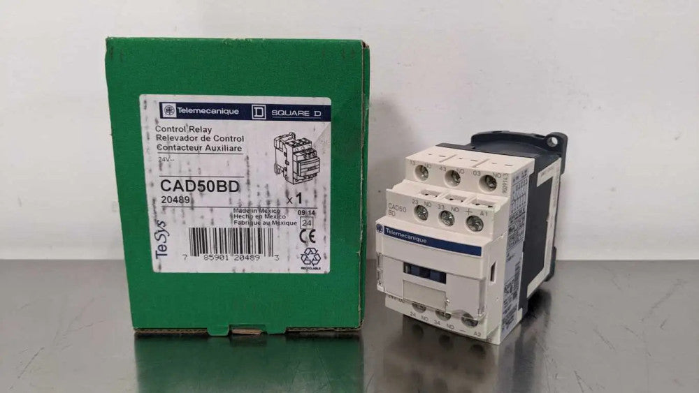 Telemecanique CAD50BD Control Relay 24V TeSys 20489