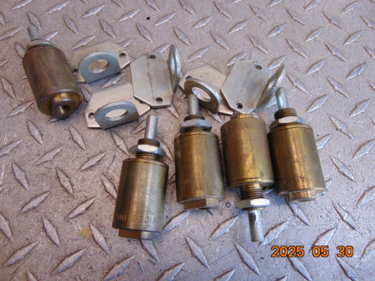 (1) AIR-MITE V100 PNEUMATIC CYLINDER 1" with BRACKET